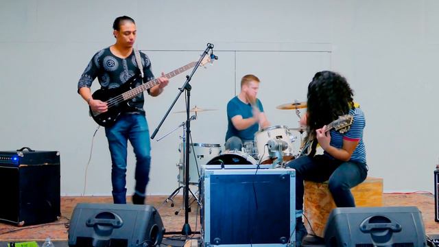 Band: Betsy Ross смотреть онлайн