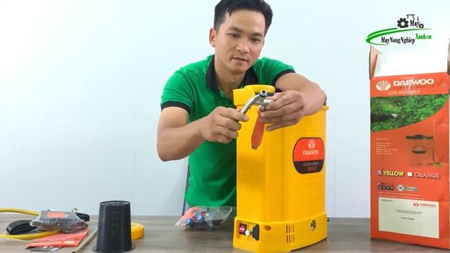 [Đập hộp] Bình xịt điện Daewoo 20 lít DAES-S7B 14AH-12V Màu Vàng - Cao Cấp смотреть онлайн