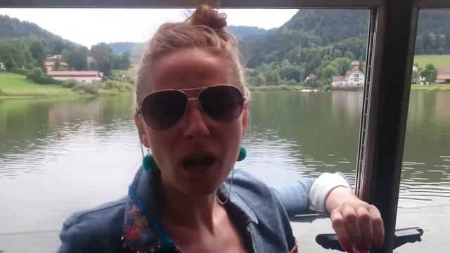 2Ч. Франция, Жура, речная прогулка на пароходе по реке Ду. смотреть онлайн