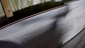 Отделка стен ламинатом , на обрешетку из бруса , со звукоизоляцией перегородки . Новостройка. Ремон