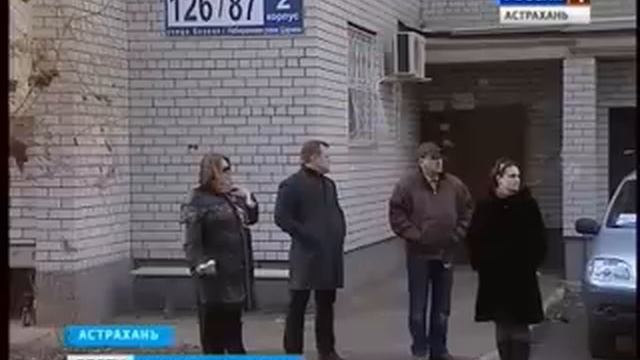 В Астрахани жители 9-этажного дома по улице Боевая уже около месяца добиваются ремонта лифта смотреть онлайн
