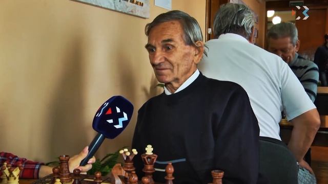 В Гагаринском районе города провели турнир по шахматам среди ветеранов и школьников смотреть онлайн