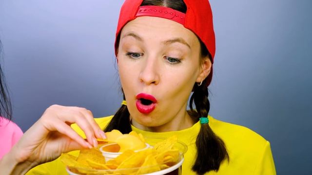 САМАЯ ОСТРАЯ ЛАПША В МИРЕ! КОРЕЙСКИЙ РАМЕН ЧЕЛЛЕНДЖ от Пико Поки смотреть онлайн