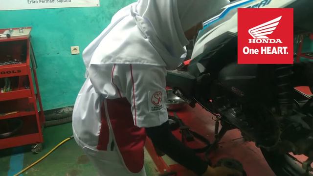 Penggantian V-Belt & Roller Oleh Sindi Aulia #vvc2021 #tbsmastrahonda смотреть онлайн