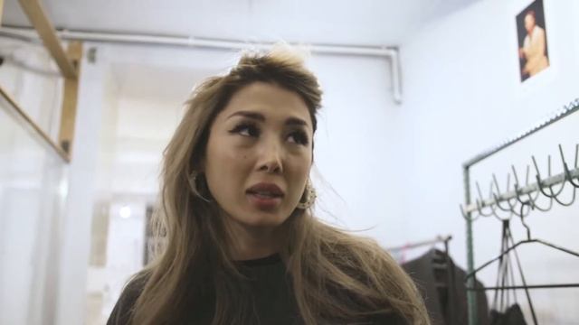 Как не устать от Алматы. Маншук проходит тренинг в театре смотреть онлайн