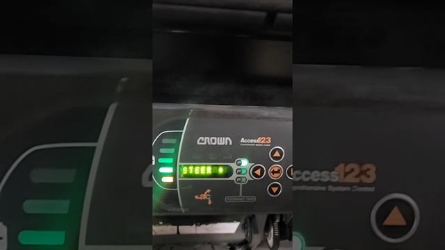 CR142060 testing Crown forklift Access V Controller - forklift controller repair смотреть онлайн