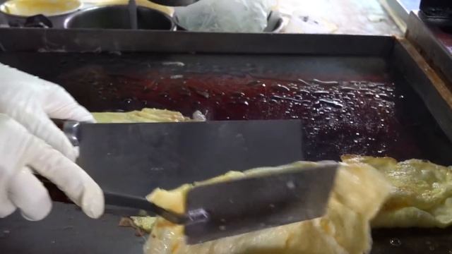 Taiwanese Omelet Scallion Pancake, Radish Cake / 招牌蛋餅, 蘿蔔糕 - Taiwanese Street Food смотреть онлайн
