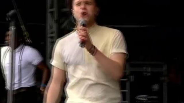 Olly Murs LIVE - V Festival 2011 - Heart Skips A Beat w/Rizzle Kicks смотреть онлайн