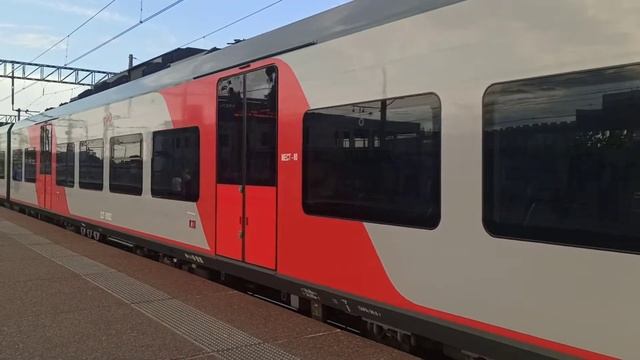 Отправление сдвоенной "Ласточки" со станции Ленинский проспект смотреть онлайн