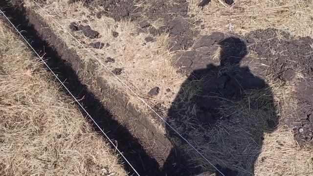 Строю гараж своими руками. Копка траншеи ленточного фундамента вручную. Стройка своими руками. смотреть онлайн