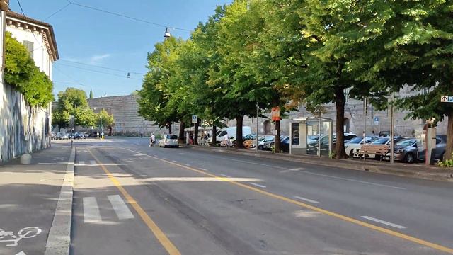 Italy vlog - 4K - Verona Old Town from Piazza delle Erbe - 2023 #verona #italy смотреть онлайн