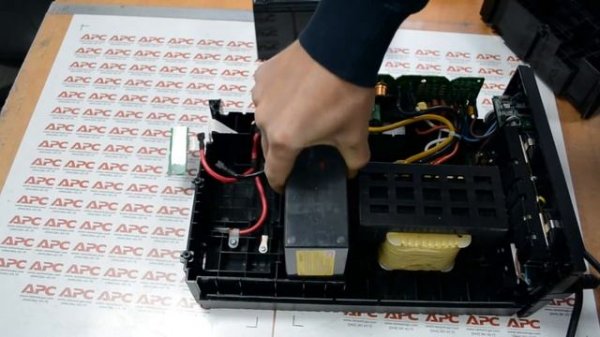Разбираем APC BX800СI-RS - не самая удачная модель