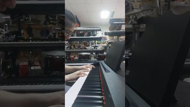 Elvis Presley - Can't help falling in love. (Kate May Casio piano cover) смотреть онлайн