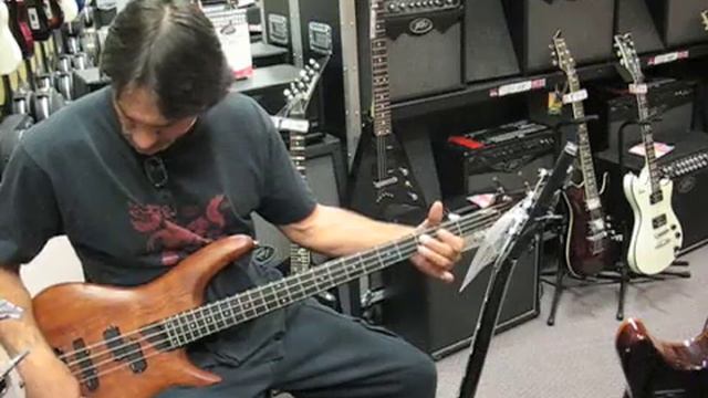 Ibanez 1500 Bass смотреть онлайн