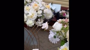 Как крепить цветы к цветочной стойке.