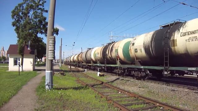 ВЛ80С-606 отправился с грузовым поездом со ст. Орша-Центр. смотреть онлайн