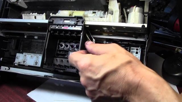 Принтер Epson как снять печатающую головку для чистки и промывки смотреть онлайн