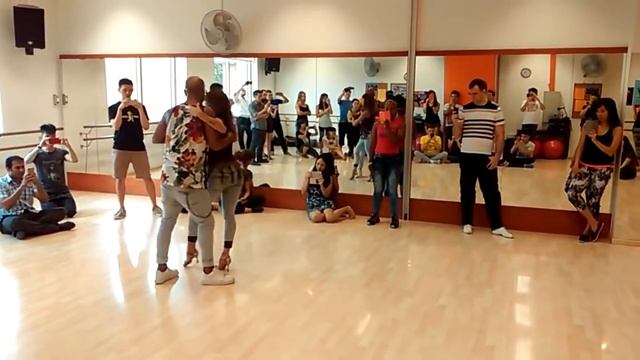 Albir Rojas & Sara Panero Singapore Kizomba Combinations смотреть онлайн