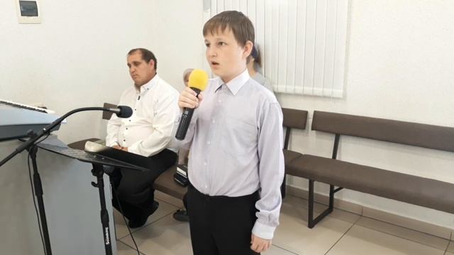 Стихотворение "Как хорошо что есть небес голубизна" Домашнее Богослужение 14.06.2020г. смотреть онлайн