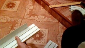 Cборка потолочного карниза