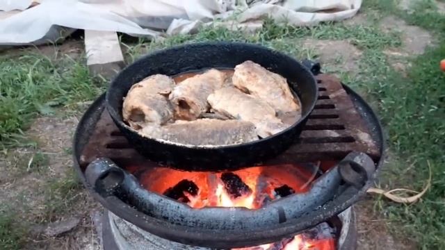 //Праздничный ужин свиновода Аматора,на костре,чем богаты тем и ужинаем☝️//Сапожник в сапогах// смотреть онлайн