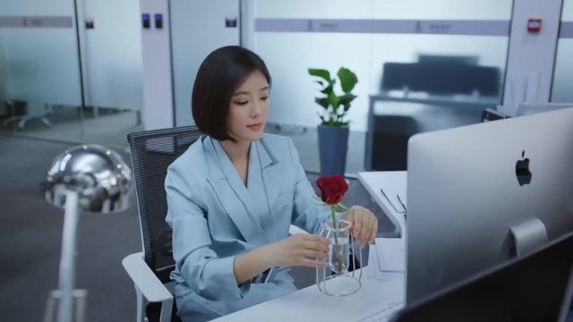 小三使绊子辞退妻子，殊不知丈夫早已看透她的诡计，反手一招让她付出代价！【乌鸦小姐与蜥蜴先生 Miss Crow with Mr Lizard】 смотреть онлайн
