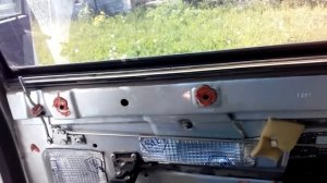 Приора, не открывается задняя дверь.