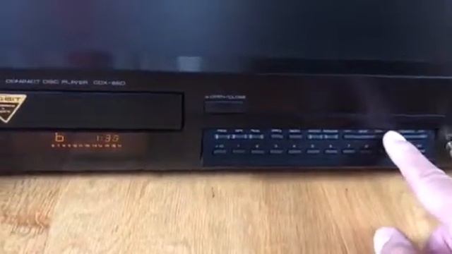 Yamaha CDX-880 CD Payer смотреть онлайн