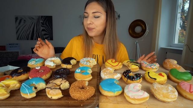 EATING EVERY SINGLE DUNKIN DONUTS DONUT смотреть онлайн