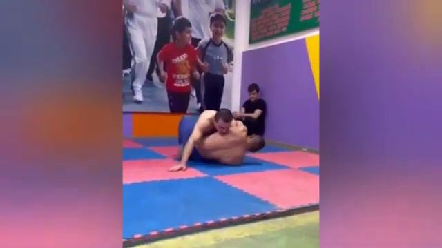 Срочно новости. Чоршанбе Чоршанбев карол поп ММА скоро на свободу будет смотреть онлайн