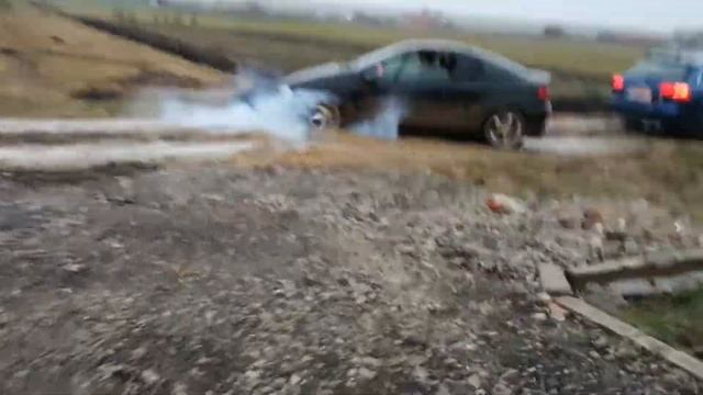 Audi a4 2007 vs Opel Tigra 1997 смотреть онлайн