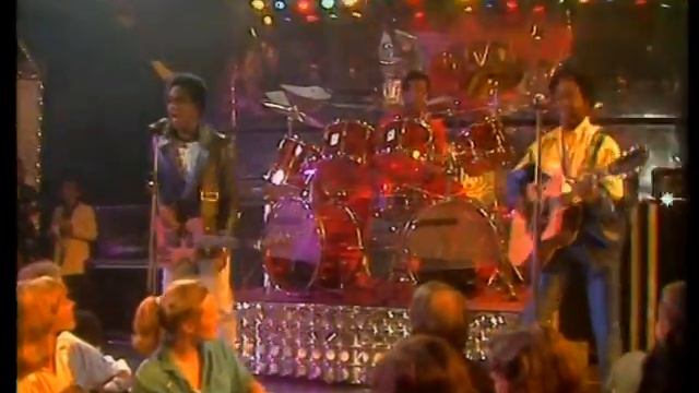 Gibson Brothers - Mariana - 1980 смотреть онлайн
