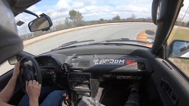 On essaie la Renault 11 swap 1.9 turbo diesel sur le circuit du Luc ! R11 vs Honda Civic EC9 смотреть онлайн