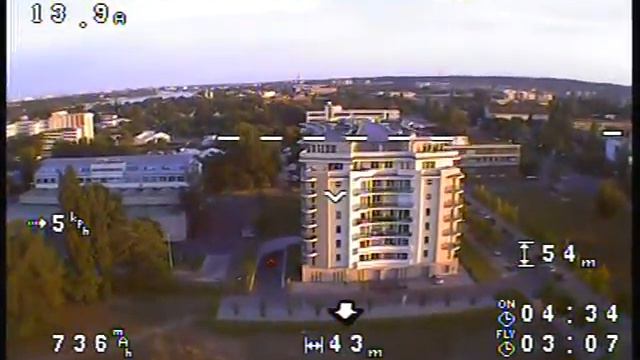 Quadrocopter - FPV flight - testing OSD's vario - uncut смотреть онлайн