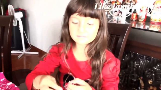 RainBoCorn огромное яйцо с 25 сюрпризами. Игрушки для детей. Семья в Перу смотреть онлайн