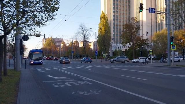 Вечерний город Кишинёв. 8.11.23 смотреть онлайн