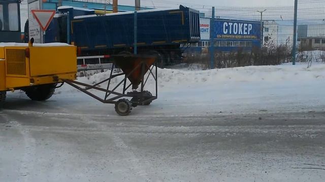 Посыпалка самодельная для трактора. тест. смотреть онлайн