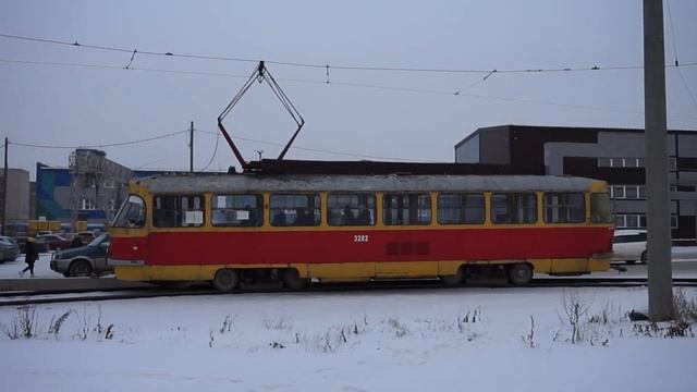 Трамвай Tatra T3SU-3282. Разворот на кольце.