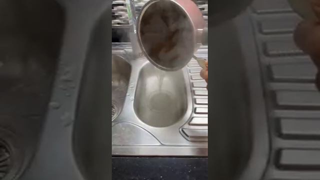 Сливаем макароны правильно.