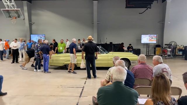 Finding a 1971 Mach 1! | I want to buy one of these! смотреть онлайн