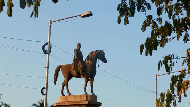 Madras Governor Thomas Munro statue at Madras смотреть онлайн