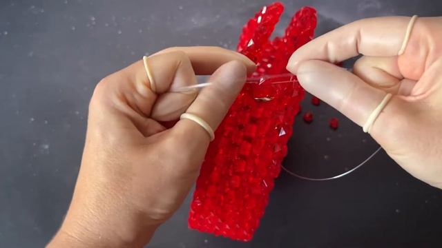 Круглая сумка из акриловых бусин. Часть 3. Крепление ручки. Ручка для сумки | Tanissa Hobby смотреть онлайн