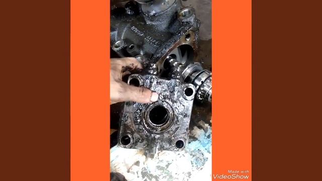 Замена сальника на ГУРе (TRW) DAF смотреть онлайн