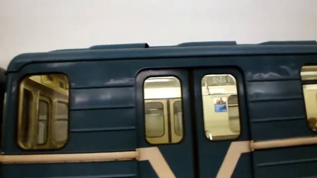 Метро Полянка. В вагоне смотреть онлайн