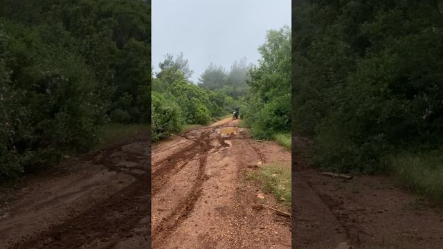 Катали в горах Аланьи после ливней #crf250l #honda #hondacrf250l #advmotorcycle #voge300rally #voge смотреть онлайн