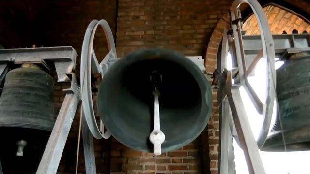 Egmond-Binnen NL: Kerkklokken Sint Adelbertabdij (Solo & Plenum) смотреть онлайн