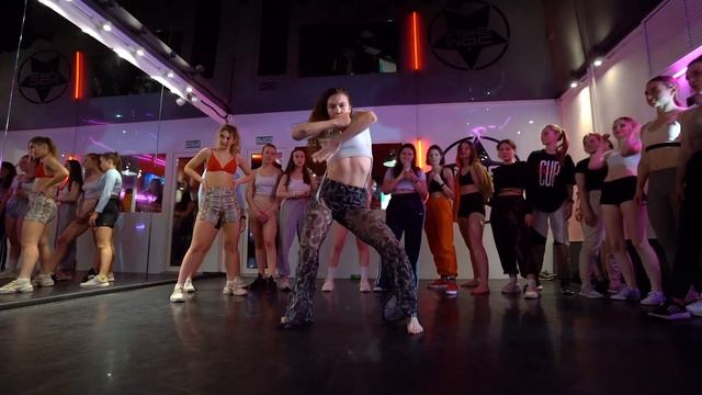 РЫЖУЛЯ // DANCEHALL FEMALE смотреть онлайн