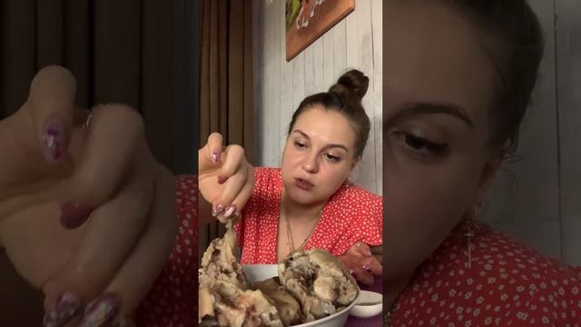 МУКБАНГ СВИНЫЕ НОГИ ? смотреть онлайн