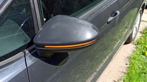 [VW Touran 2016] Замена повторителя указателя поворота в боковом зеркале на LED