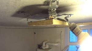 Закладная под люстру в натяжном потолке